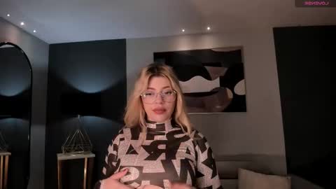 Madison Kane online show from November 2025 11:10:01 AM