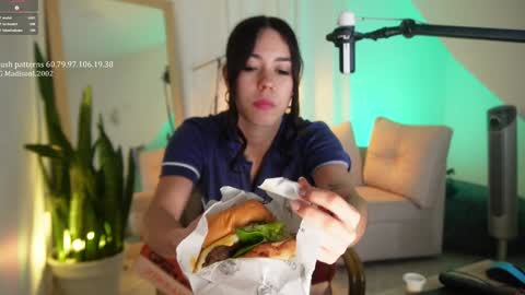 Snapshot of madisonlara chatting on January 2025 06:59:02 PM madisonlara online show from January 2025 06:59:02 PM