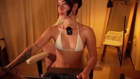 Snapshot of madisonlara chatting on February 2026 06:15:02 PM madisonlara online show from February 2026 06:15:02 PM