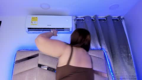 madissonlee__ online show from April 2026 10:14:02 PM