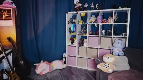 Alice online show from April 2026 08:00:02 PM