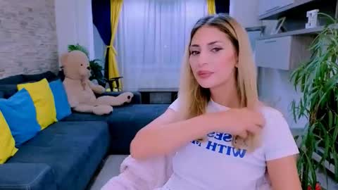 Madye Roberts online show from September 2025 10:57:01 PM