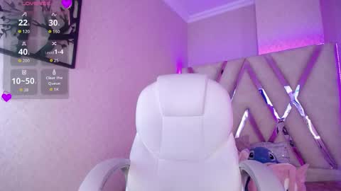 Snapshot of madyson_hill chatting on May 2026 12:23:02 PM Madyson online show from May 2026 12:23:02 PM