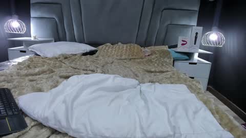 MAEE ANGELS online show from February 2025 03:48:01 AM