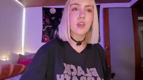 Maeve  schedule 11 am- 530 pm colombia time  online show from March 2026 04:03:02 PM