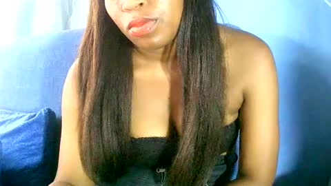 MaelahLove online show from December 2024 09:39:02 AM