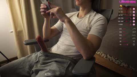 Snapshot of maestro3369 chatting on December 2024 03:21:01 PM Mike XMaestro 3369 online show from December 2024 03:21:01 PM