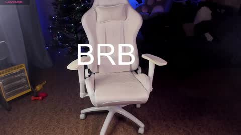 Maevee online show from January 2025 09:37:02 AM