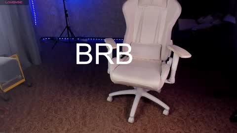 Maevee online show from February 2025 11:17:02 AM