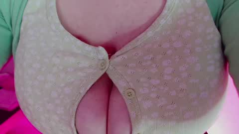 Maggie   online show from February 2025 05:37:01 AM