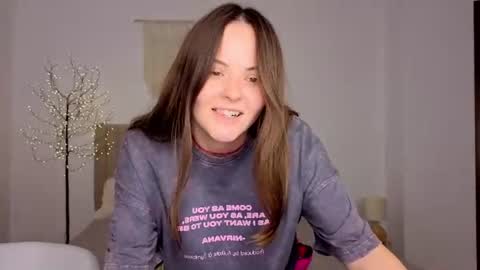 Snapshot of magic_bunnyy chatting on July 2026 06:38:02 AM Milly online show from July 2026 06:38:02 AM