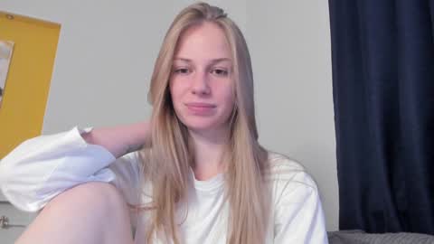 Alice  online show from November 2025 01:00:02 PM