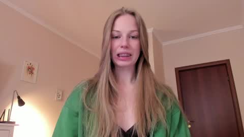 Snapshot of magic_couple13 chatting on April 2026 10:21:02 AM Alice online show from April 2026 10:21:02 AM