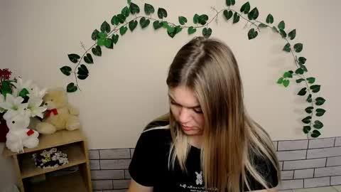 magic_katarina_ online show from December 2024 07:04:01 AM
