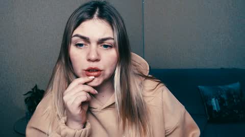 magic_katarina_ online show from January 2025 11:37:02 AM