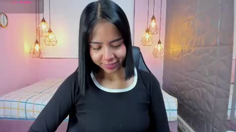 Snapshot of magic_oliviah chatting on June 2026 12:59:01 PM Oliviah online show from June 2026 12:59:01 PM