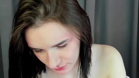 Snapshot of magnetic_maya chatting on January 2026 12:18:02 PM Ronnie online show from January 2026 12:18:02 PM