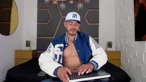 Magnusclark online show from September 2025 07:14:01 PM