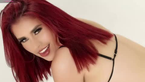 Snapshot of mahiia_1 chatting on April 2026 06:43:01 PM Mahiia online show from April 2026 06:43:01 PM