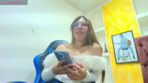 Snapshot of maia_blaze chatting on July 2026 08:40:02 PM Maia online show from July 2026 08:40:02 PM