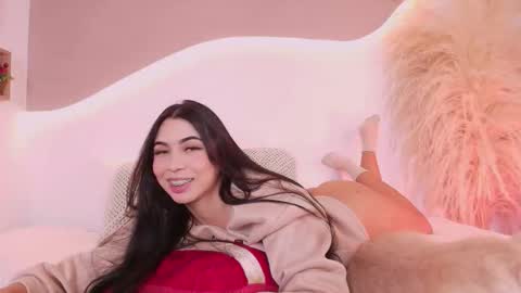 MAIA  LIA  online show from December 2025 01:12:02 AM