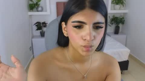 Snapshot of maiaa_ruiz chatting on June 2026 02:33:01 PM Maiaa Ruiz online show from June 2026 02:33:01 PM