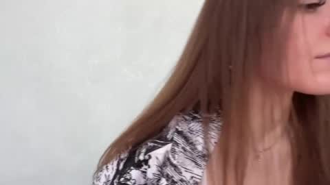 Snapshot of maiabarthe chatting on May 2026 08:20:01 AM M I A online show from May 2026 08:20:01 AM