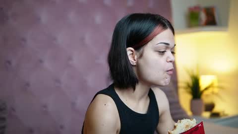  Maia  online show from February 2026 11:36:02 PM