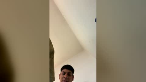 maicolzarate19 online show from April 2026 05:52:01 PM