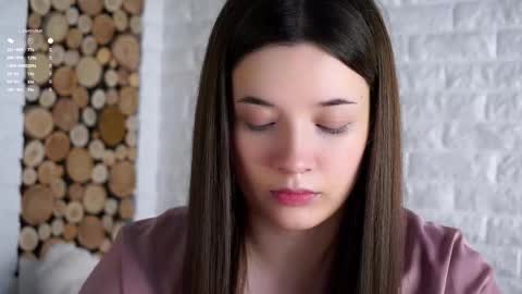 Lucy online show from September 2025 01:40:02 AM