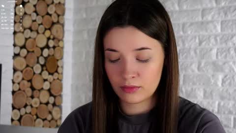 Lucy online show from October 2025 01:50:02 AM