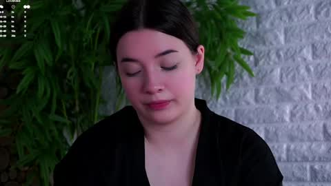 Snapshot of maidabuoy chatting on May 2026 02:27:02 AM Lucy online show from May 2026 02:27:02 AM
