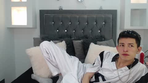 Maik Carver online show from January 2025 04:13:01 AM