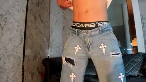 MAIK MEJIA online show from February 2026 07:37:01 PM