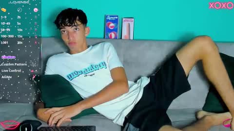 Maikol online show from October 2025 12:37:02 PM