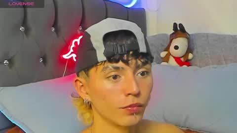 maiky_cooper01 online show from May 2026 03:58:01 AM