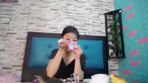  MAILY CAN  online show from September 2025 12:29:02 PM