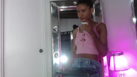 Snapshot of mailyn_gold chatting on April 2026 11:58:02 AM mailyn_gold online show from April 2026 11:58:02 AM