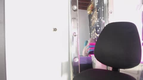 Snapshot of mailyn_gold chatting on May 2026 12:02:01 PM mailyn_gold online show from May 2026 12:02:01 PM
