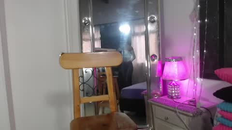 Snapshot of mailyn_gold chatting on May 2026 12:01:01 PM mailyn_gold online show from May 2026 12:01:01 PM
