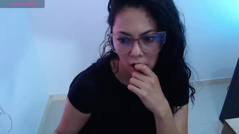 Snapshot of mailywindsor chatting on January 2025 03:13:02 PM Maily online show from January 2025 03:13:02 PM