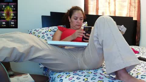 Snapshot of maira_milf chatting on February 2025 08:03:01 PM Maira online show from February 2025 08:03:01 PM