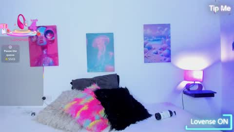 mai  online show from October 2025 07:01:02 PM