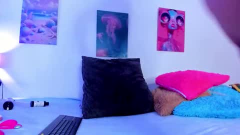 mai  online show from December 2025 06:50:01 PM