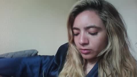majo_gomezz online show from December 2025 04:58:02 PM