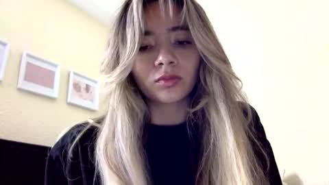 majo_gomezz online show from April 2026 02:43:01 AM