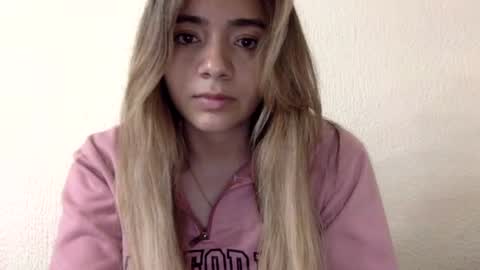 Snapshot of majo_gomezz chatting on June 2026 05:01:02 AM majo_gomezz online show from June 2026 05:01:02 AM