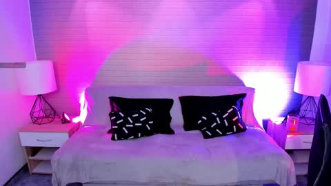 Makarena  online show from March 2025 11:58:02 AM