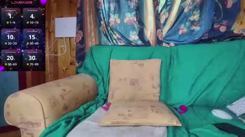 Snapshot of mal_meow chatting on June 2026 09:13:01 AM Mal Dee online show from June 2026 09:13:01 AM
