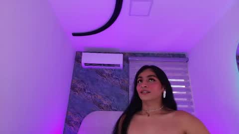 Snapshot of malaia_thompson_ chatting on April 2026 06:10:01 PM malaia thompson online show from April 2026 06:10:01 PM